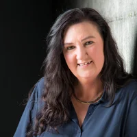Frau Ulrike Huckels